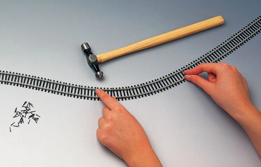 R621 24 x Lengths of Flexible Track 970mm