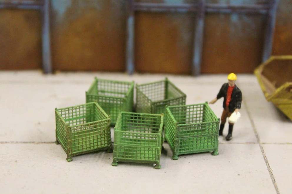 BSGMSC5 5 x Green Mesh Stillage Containers