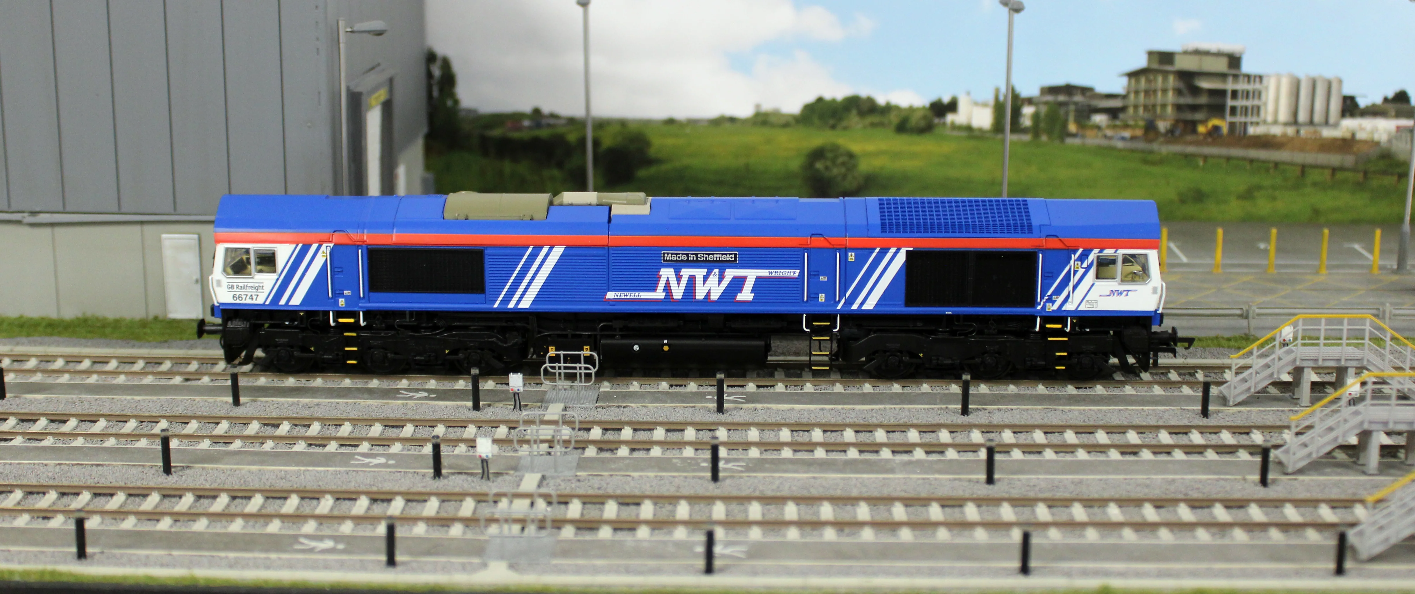 ACC3475-DCC Class 66 GBRF (Newell and Wright) No.66747 Diesel Locomotive - DCC Sound - Image 10