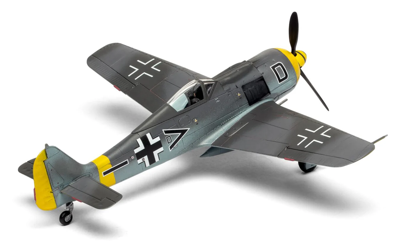 A02066A Focke-Wulf Fw190A-8/F-8 Model Kit - Image 6