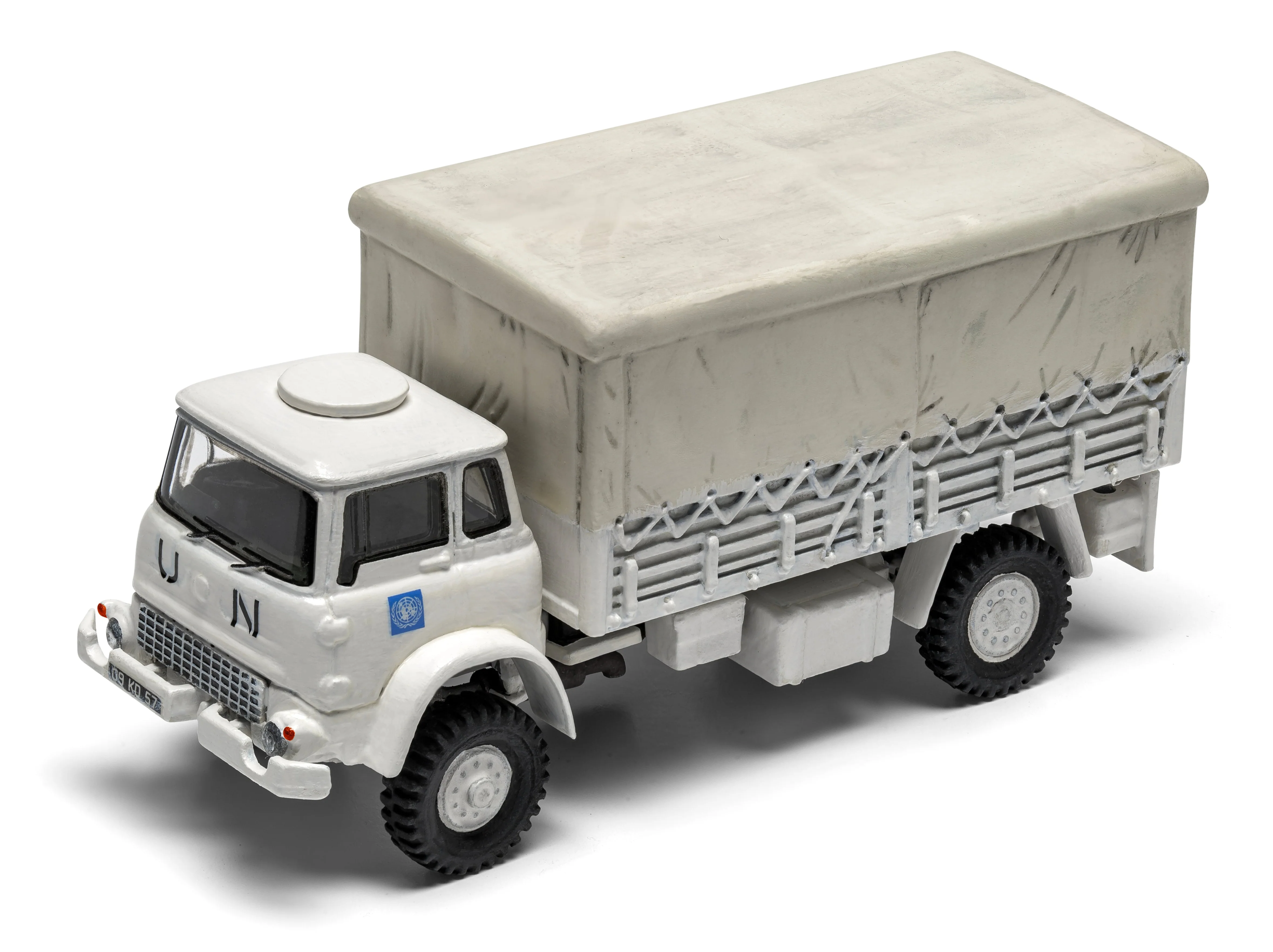 A02326A British Army 4-ton 4 x 4 G.S Truck Model Kit - Image 3