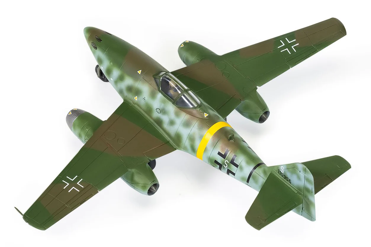 A03090A Messerschmitt Me262A-1a/2a Model Kit - Image 3