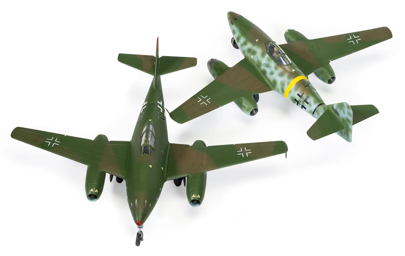 A03090A Messerschmitt Me262A-1a/2a Model Kit - Image 6