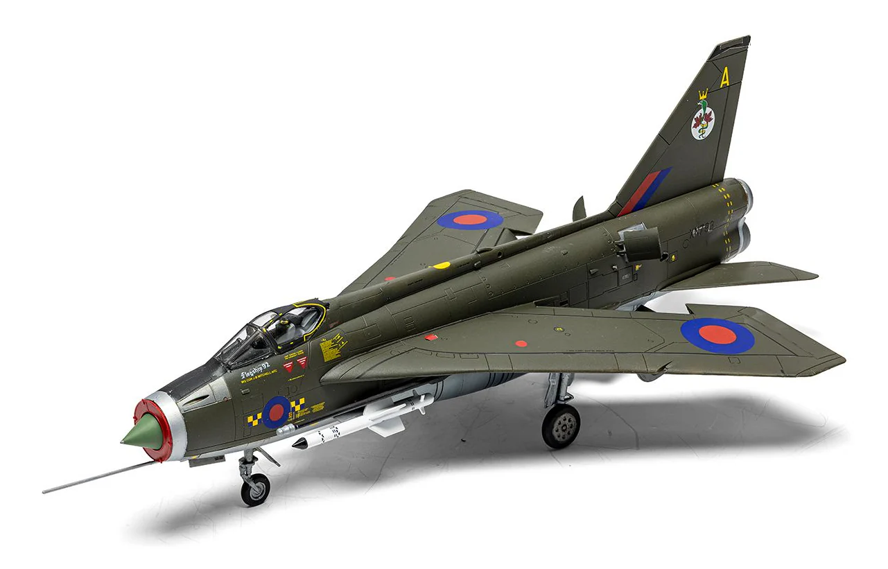 A04054A English Electric Lightning F.2A Model Kit - Image 4