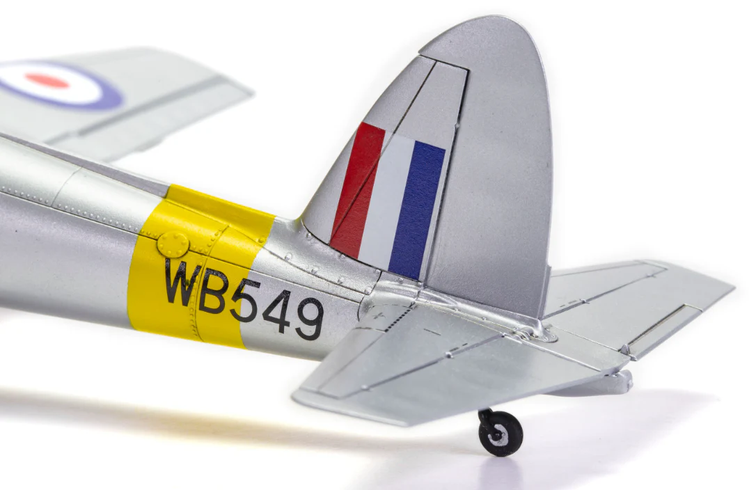 A04105 de Havilland Chipmunk T.10 Model Kit - Image 12