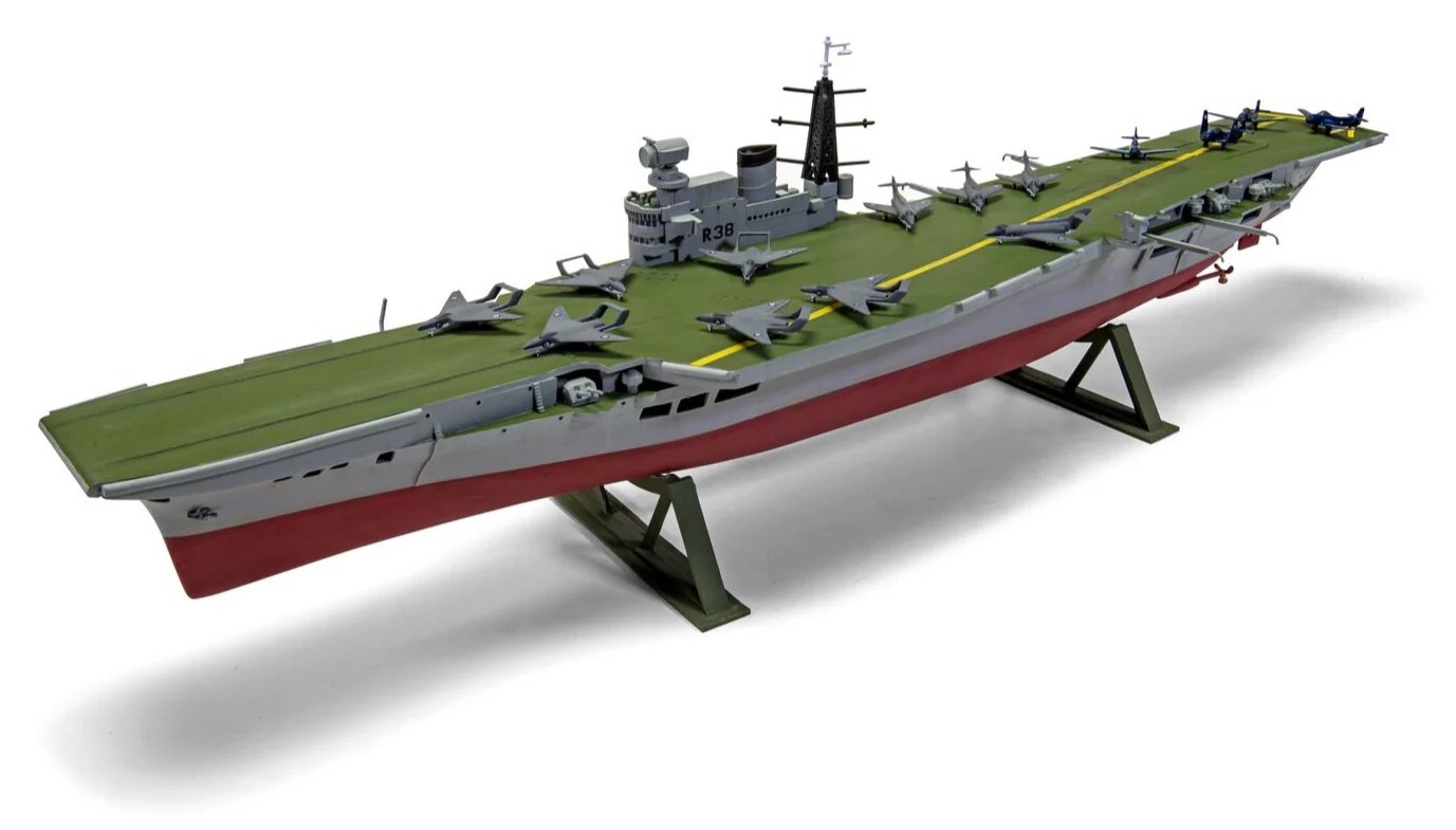A04201V HMS Victorious Model Kit - Image 6