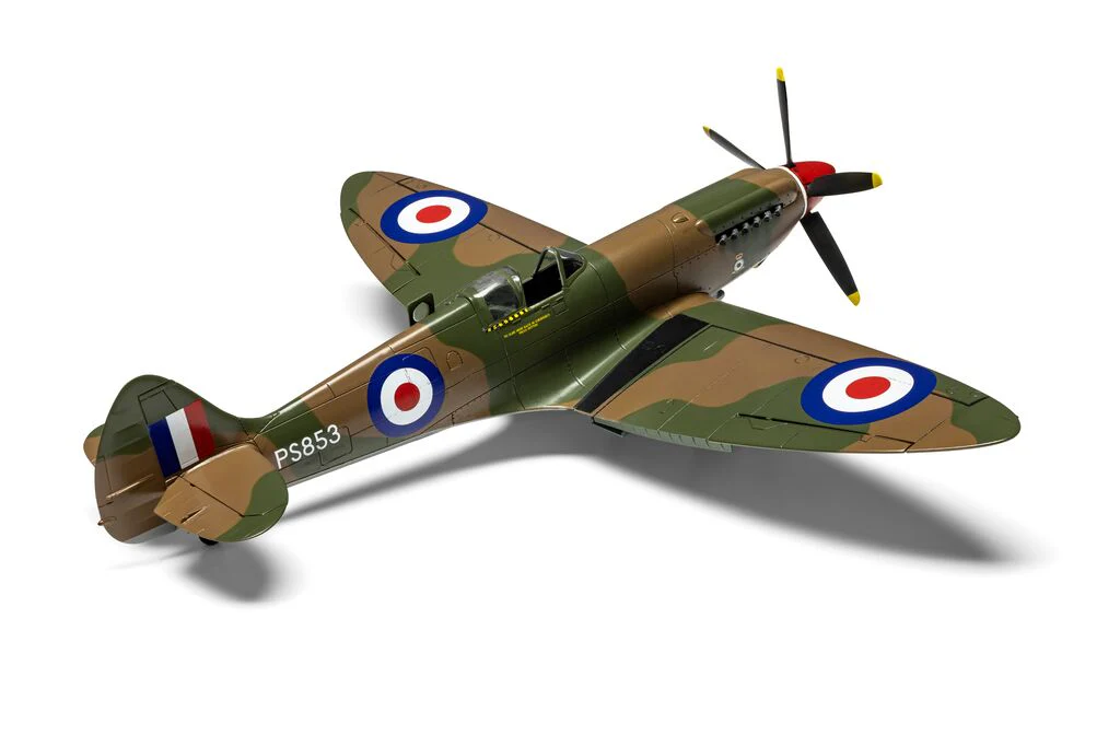 A05119A Supermarine Spitfire PR.XIX Model Kit - Image 9