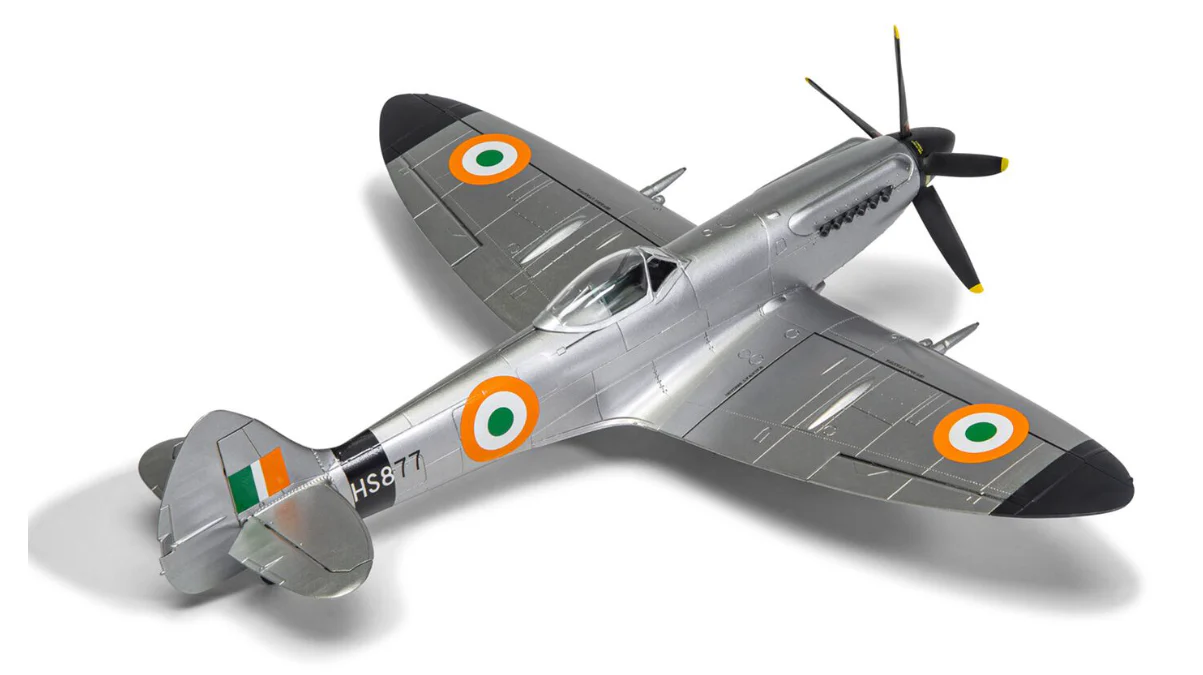 A05140 Supermarine Spitfire F Mk.XVIII Model Kit - Image 3