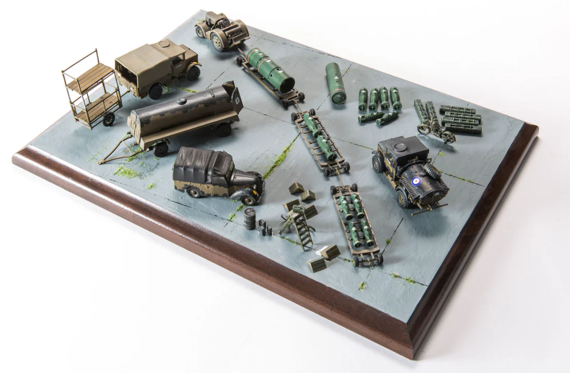 A05330 Bomber Re-supply Set Model Kit - Image 6