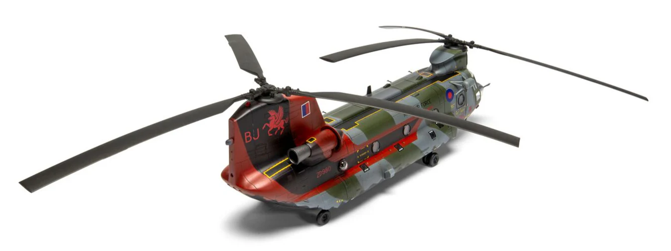 A06024 Boeing Chinook HC.1 (Late) Model Kit - Image 5