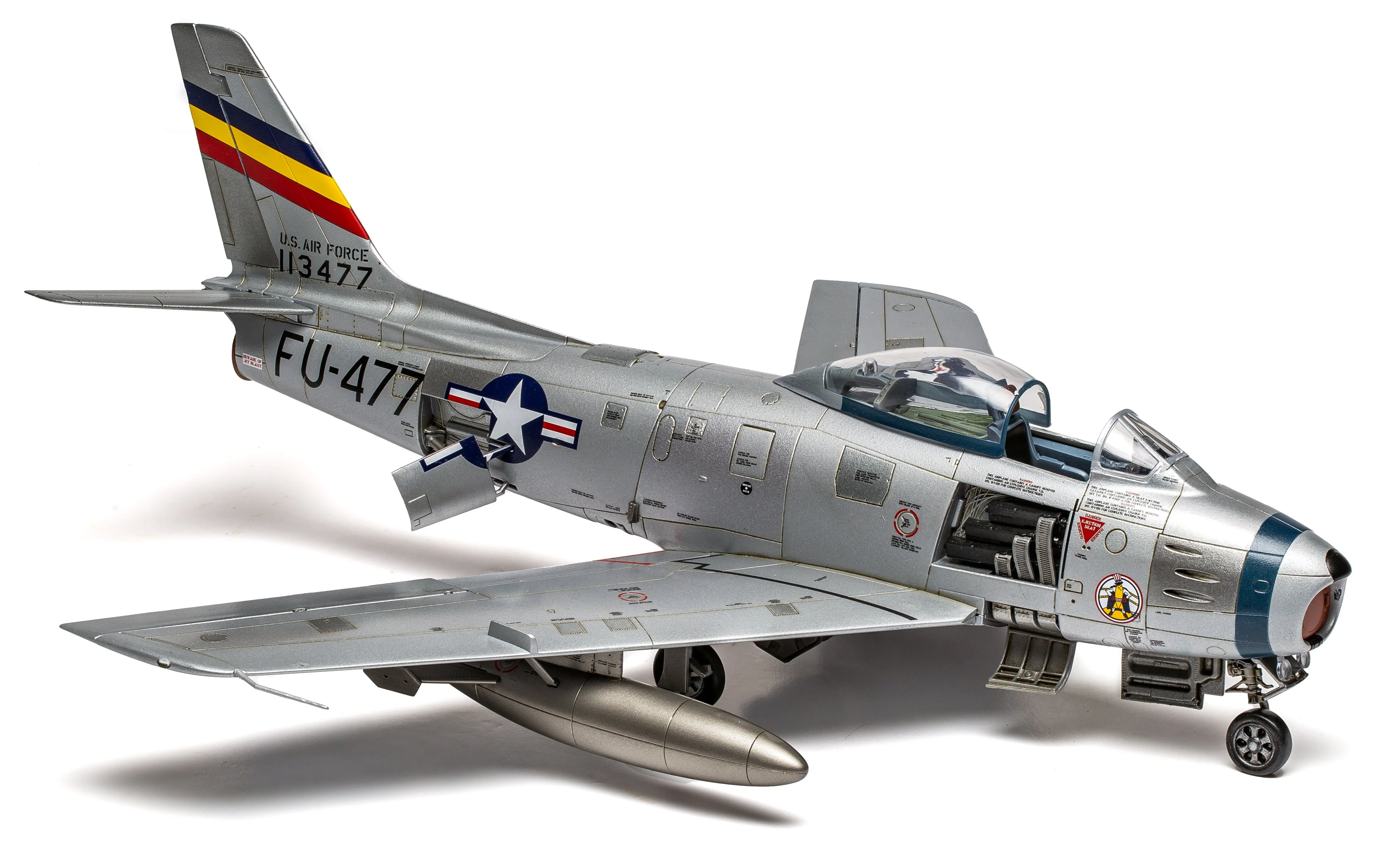 A08111 North American F-86F Sabre - Image 4