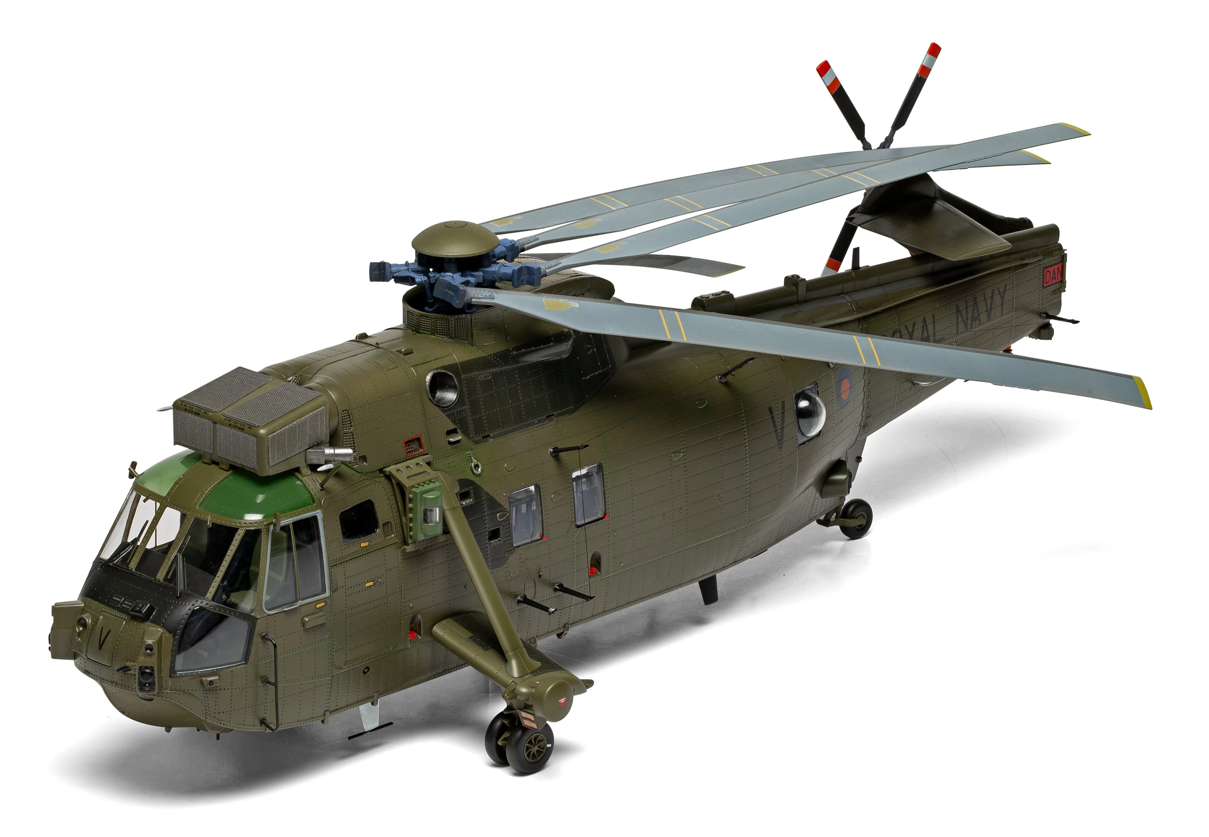 A11008 Westland Sea King HC.4 Model Kit - Image 10