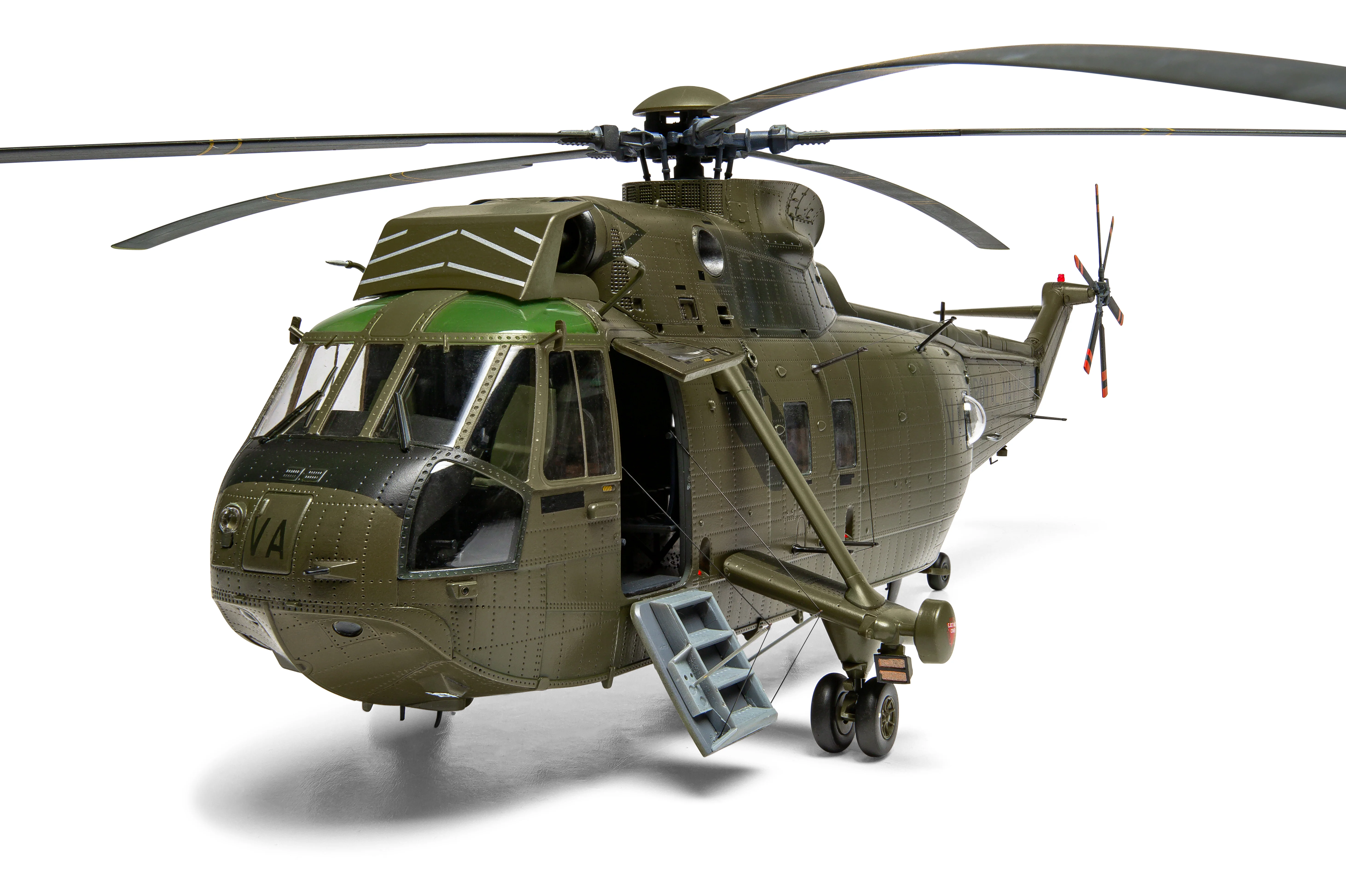 A11008 Westland Sea King HC.4 Model Kit - Image 4