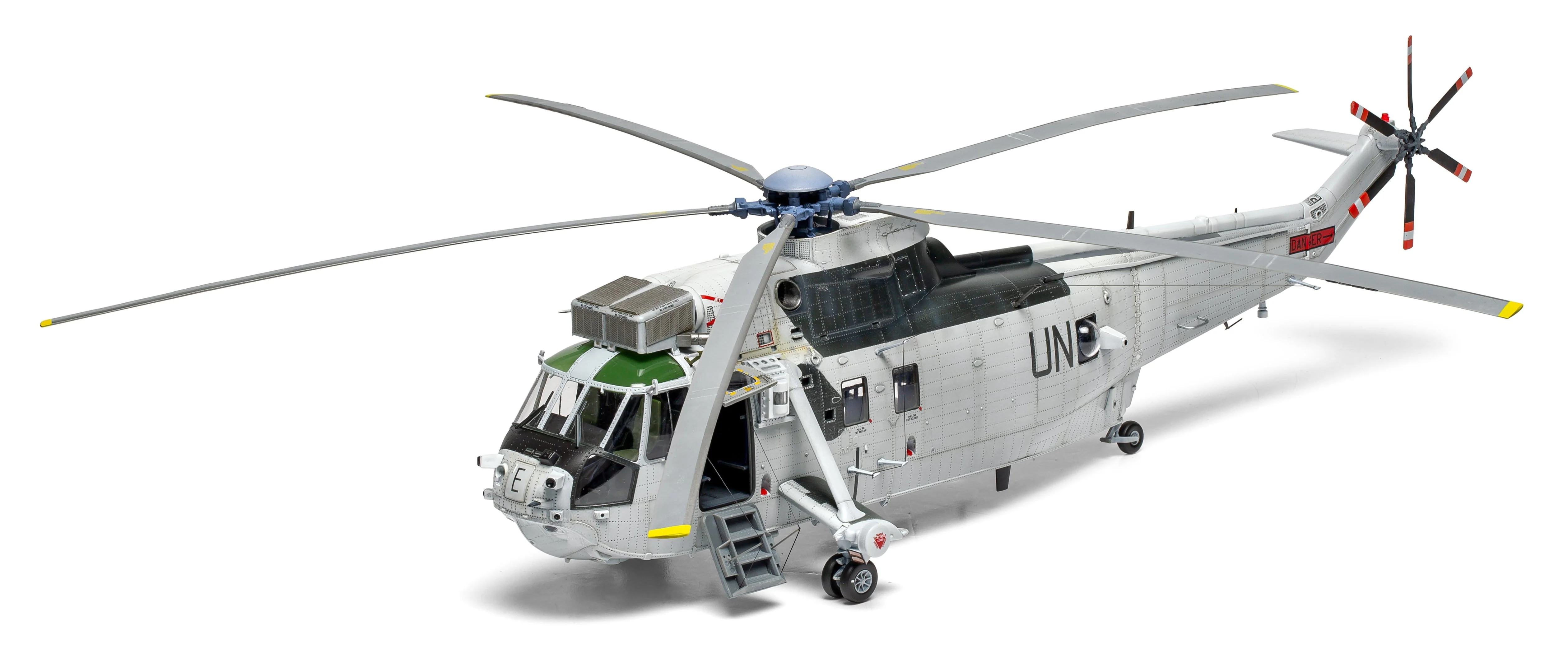 A11008 Westland Sea King HC.4 Model Kit - Image 8