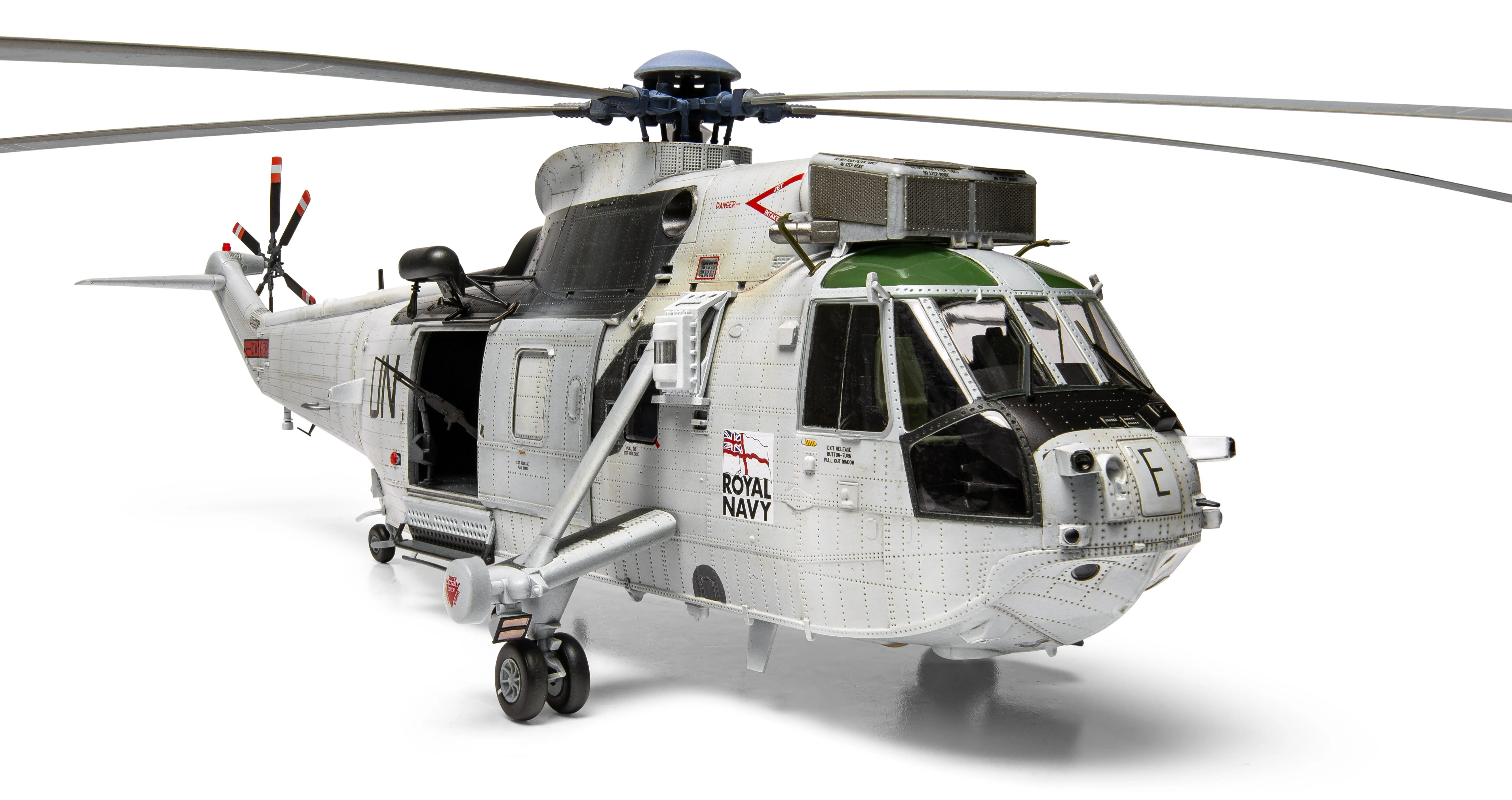 A11008 Westland Sea King HC.4 Model Kit - Image 9