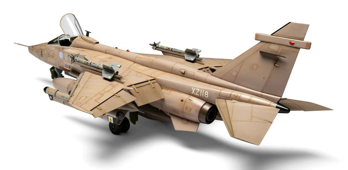 A11010 SEPECAT Jaguar GR.1/GR.1A Model Kit - Image 10