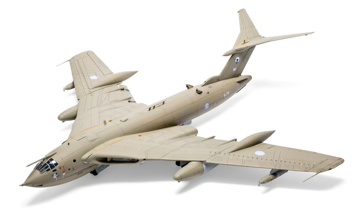A12009 Handley Page Victor K.2/SR.2 Model Kit - Image 4