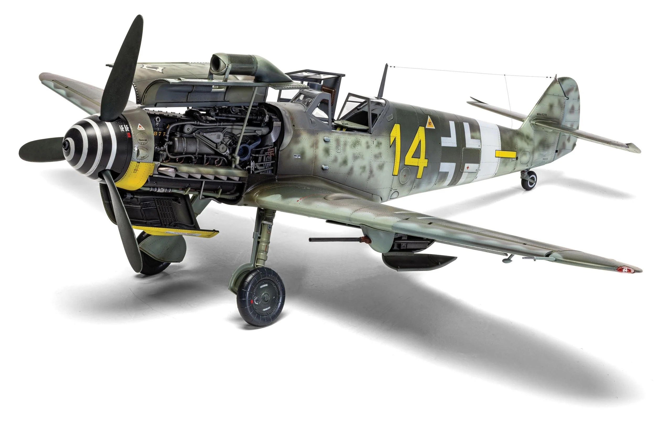 A17003 Messerschmitt Bf109G-5/6 Model Kit - Image 2