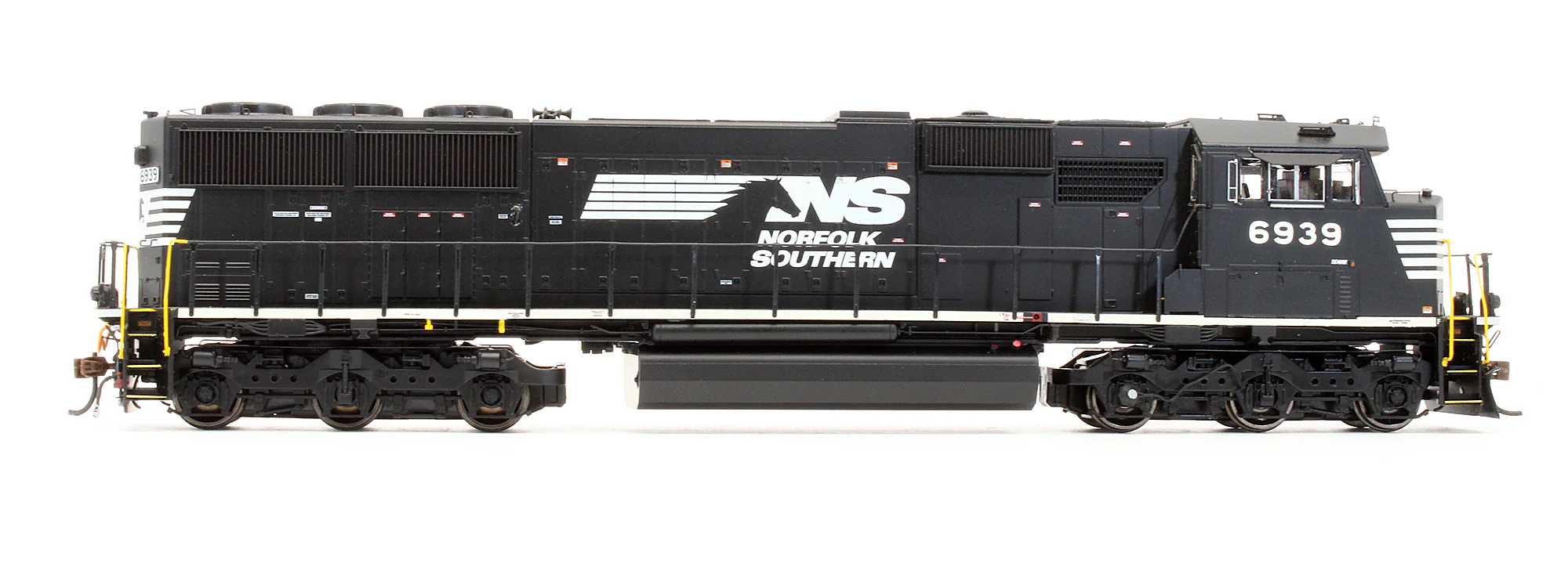 ATHG65252 Pre-Owned Norfolk Southern SD60E Diesel Locomotive - Road #6369 - DCC Sound - Image 3