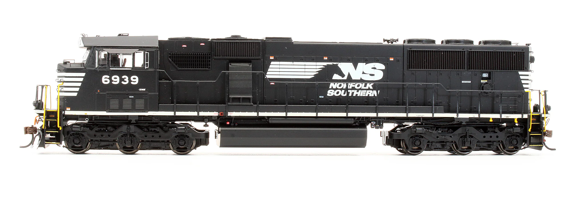 ATHG65252 Pre-Owned Norfolk Southern SD60E Diesel Locomotive - Road #6369 - DCC Sound - Image 4