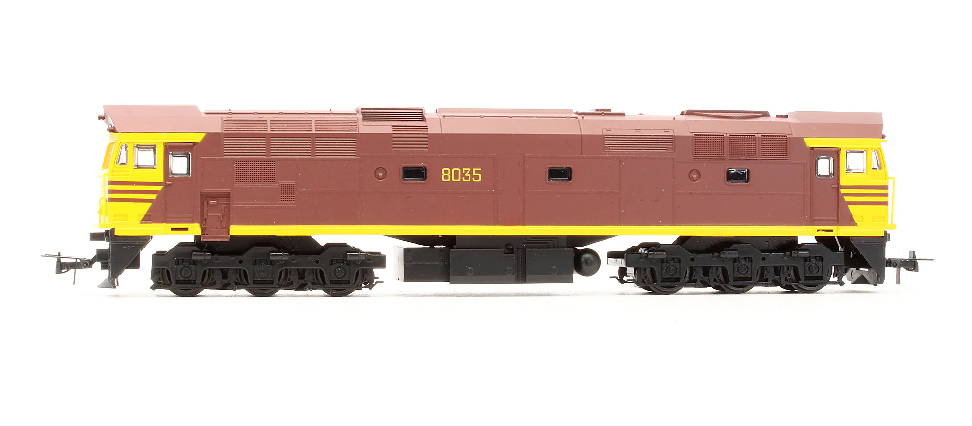 8035 Pre-Owned NSW Class 8035 Diesel Locomotive - Image 4