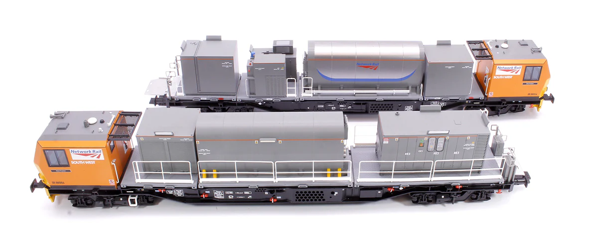 31-579 Windhoff MPV 2-Car Set Network Rail Orange Nos. DR98914 and DR98964 - Image 14