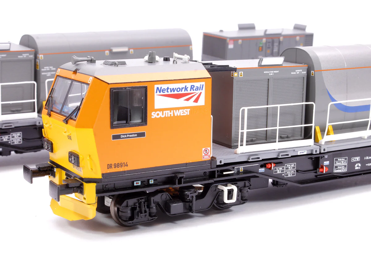 31-579 Windhoff MPV 2-Car Set Network Rail Orange Nos. DR98914 and DR98964 - Image 8
