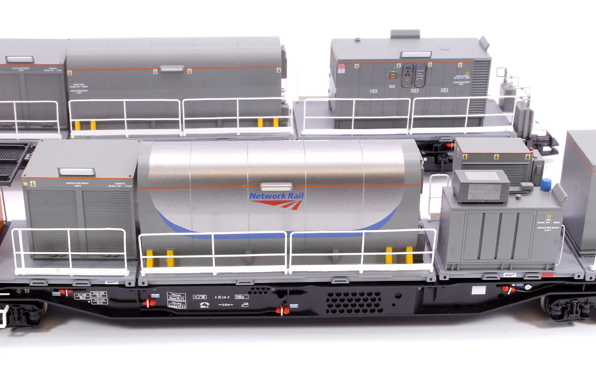 31-579SF Windhoff MPV 2-Car Set Network Rail Orange Nos. DR98914 and DR98964 - DCC Sound - Image 10