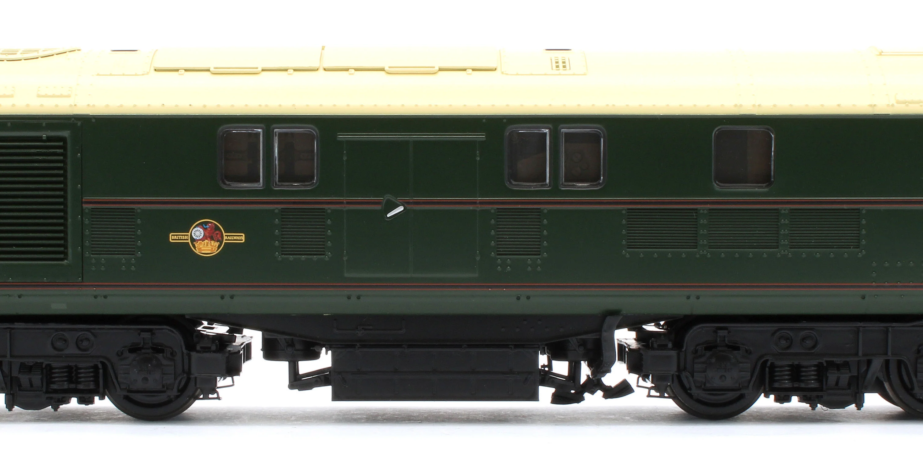 31-995ASF LMS 10001 BR Lined Green (Late Crest) Diesel Locomotive - DCC Sound - Image 9