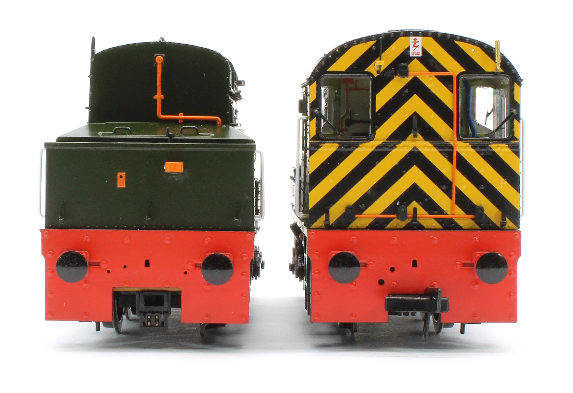 35-945-D4500 Bespoke Class 13 D4500 BR Green (Wasp Stripes) Diesel Locomotive - Renumbered - Image 9
