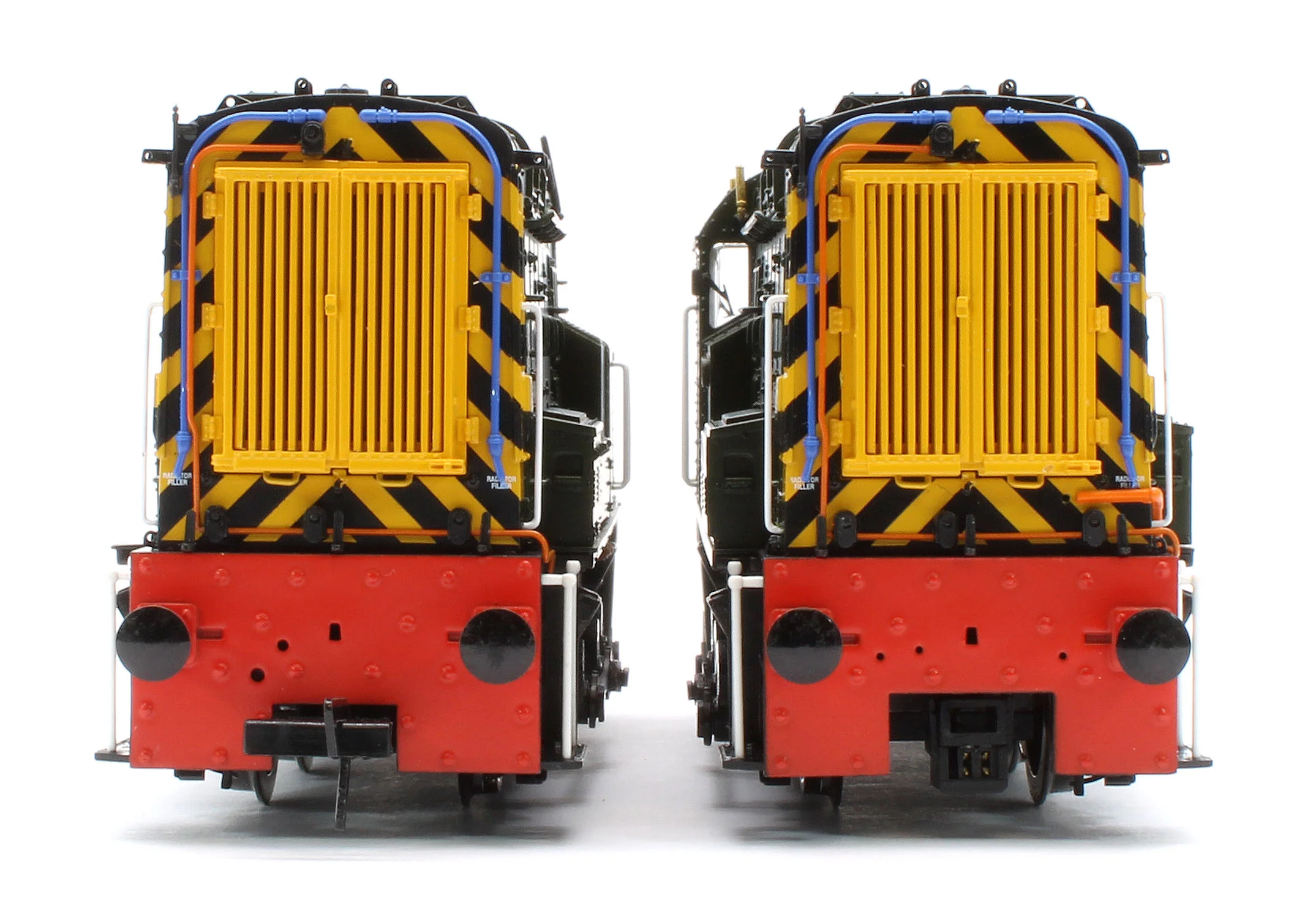 35-945-D4501 Bespoke Class 13 D4501 BR Green (Wasp Stripes) Diesel Locomotive - Renumbered - Image 8
