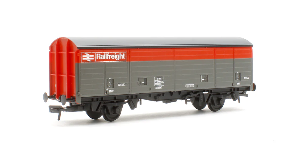 38-144B BR VDA Van BR Railfreight Red & Grey No.200655