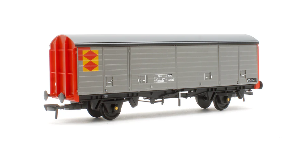 38-147A BR VDA Van BR Railfreight Distribution Sector No.200882 - Image 2