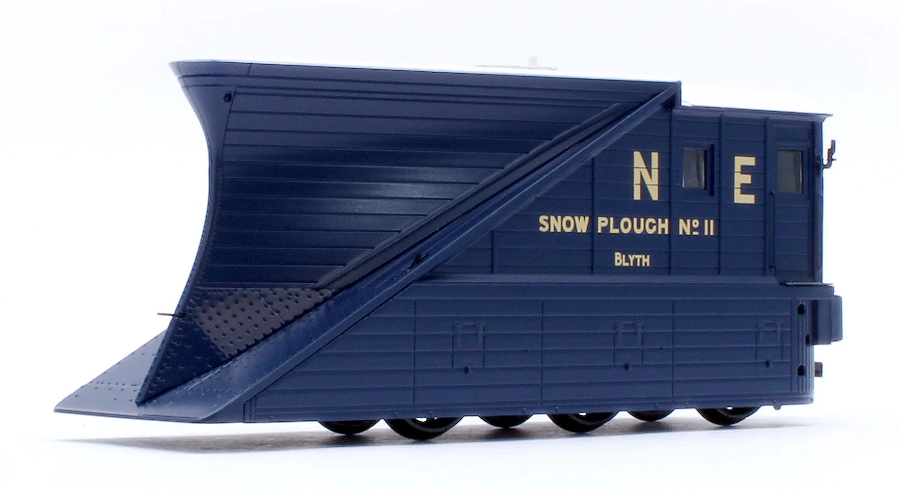 38-641Z Pair of 2 NER Snowploughs 11 & 12 LNER Blue - Image 2