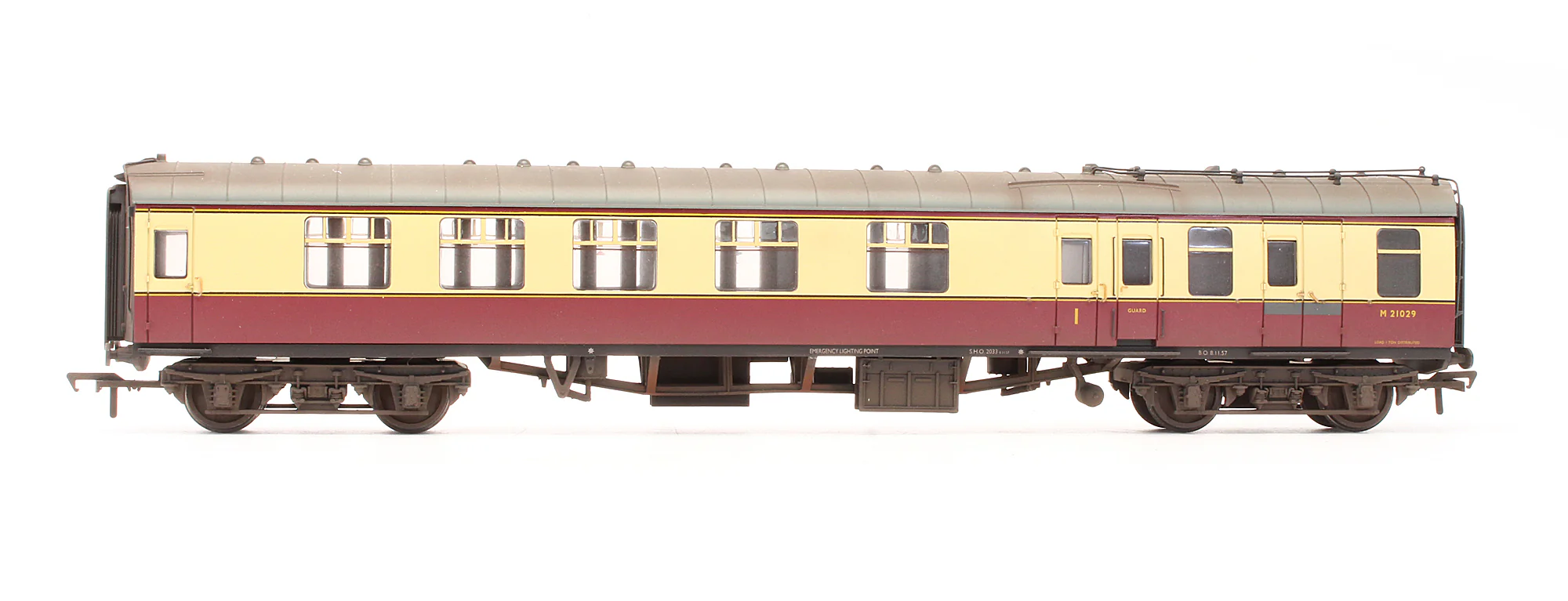 Pre-Owned BR MK1 Brake Composite Corridor BCK Coach Crimson & Cream 'M21029' - Custom Weathered - Image 3