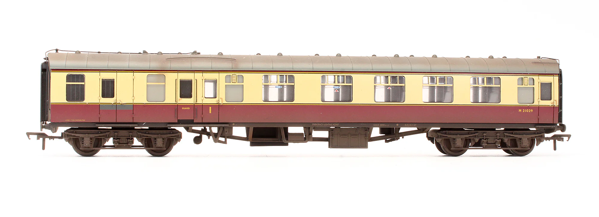 Pre-Owned BR MK1 Brake Composite Corridor BCK Coach Crimson & Cream 'M21029' - Custom Weathered - Image 4