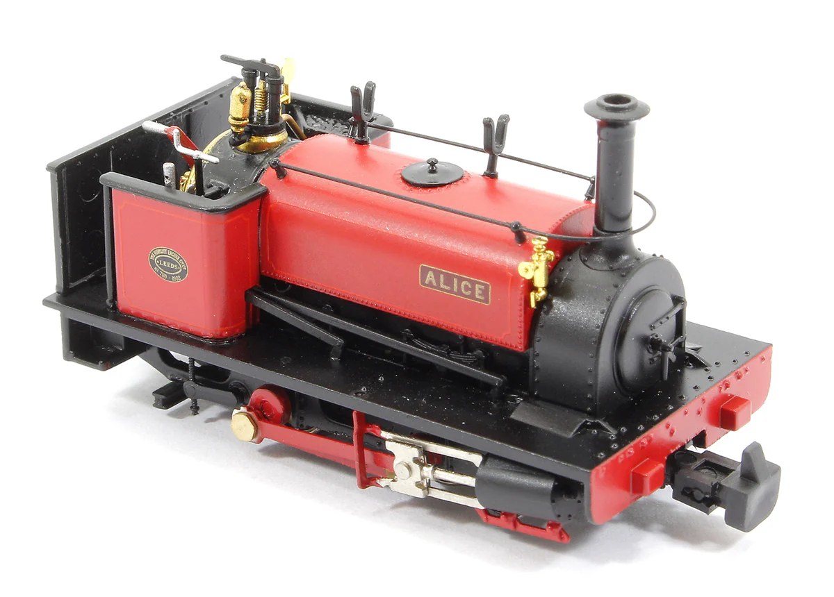 391-050 Quarry Hunslet 0-4-0 'Alice' in Dinorwic Quarry Red livery - Image 9
