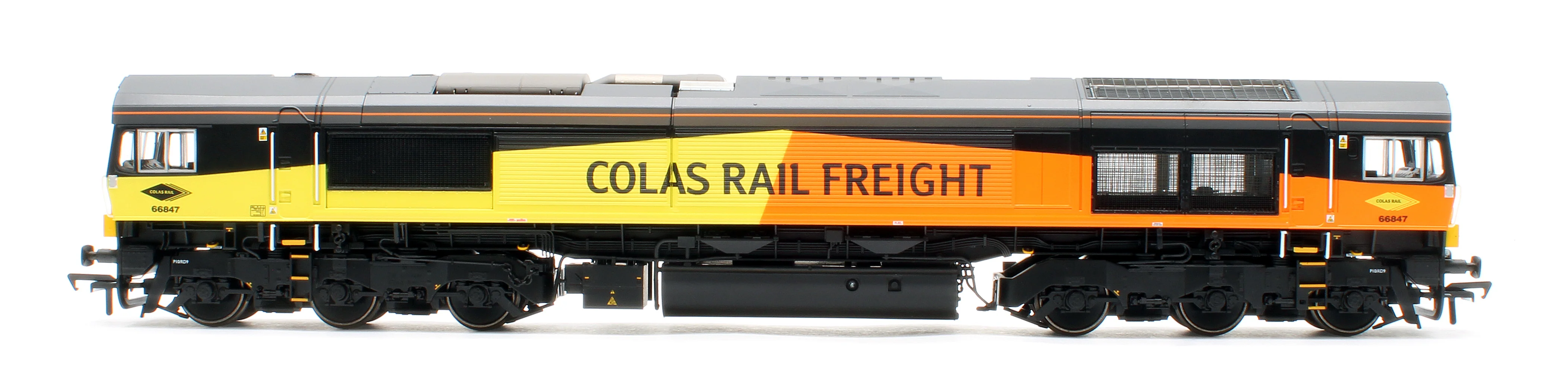 50-004 Class 66/8 66847 'Terry Baker' Colas Rail Freight Diesel Locomotive - Image 5