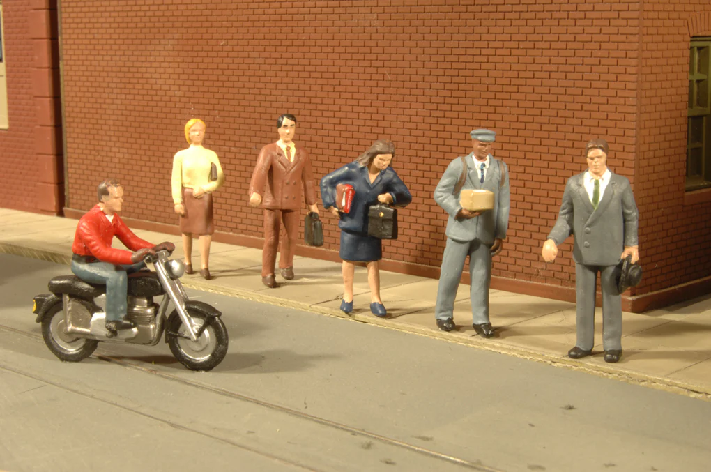 33151 City People with Motorcycle (7/Pack)