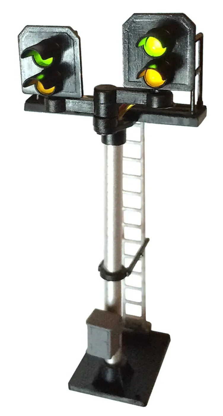 B423 2 Aspect Distant (Y/G) Standard Stepped T Junction Square Head (Type 2) Signal