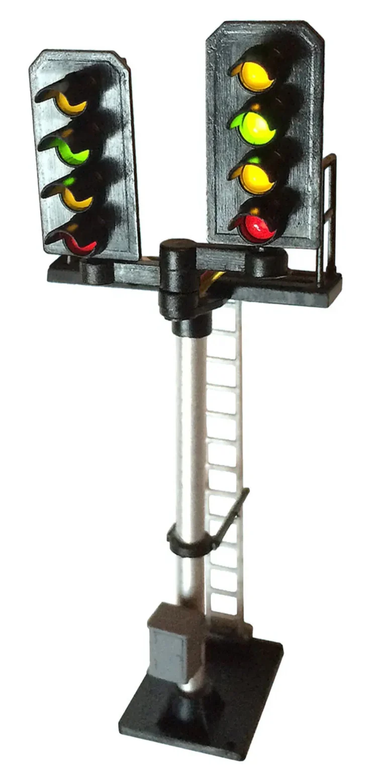 B714 4 Aspect (R/Y/G/Y) Standard Stepped T Junction Square Head (type 2) Signal