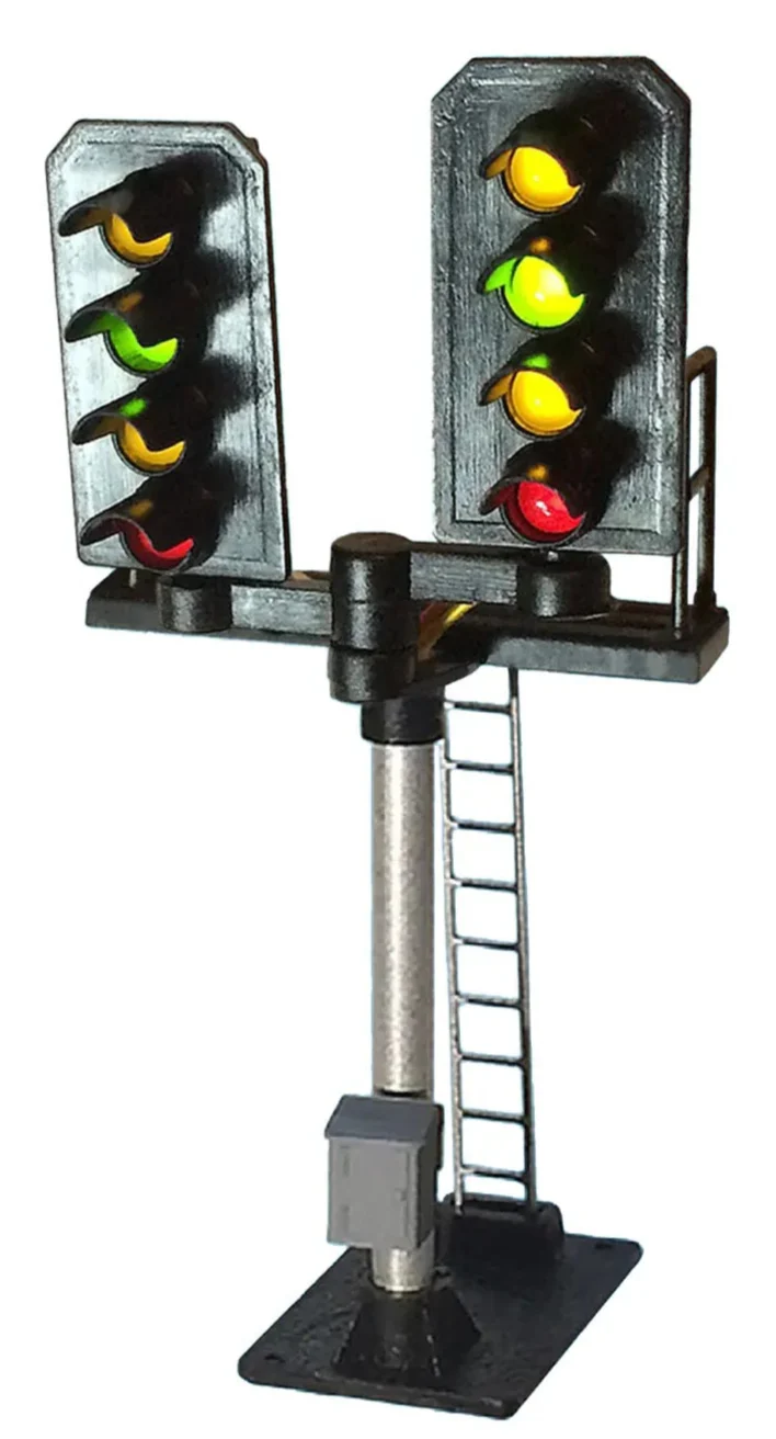 B716 4 Aspect (R/Y/G/Y) Platform Stepped T Junction Square Head (type 2) Signal