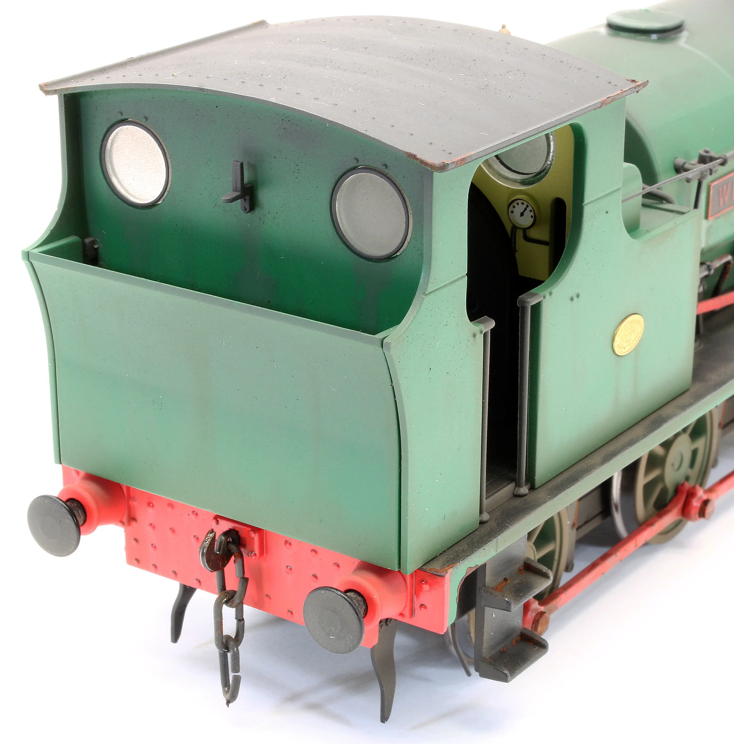 E85705HW Bespoke Weathered Hudswell Clarke 'Wissington' 0-6-0 Tank Green Steam Locomotive - Heavy Finish, Nameplate Added, Works Plate Added - Image 8