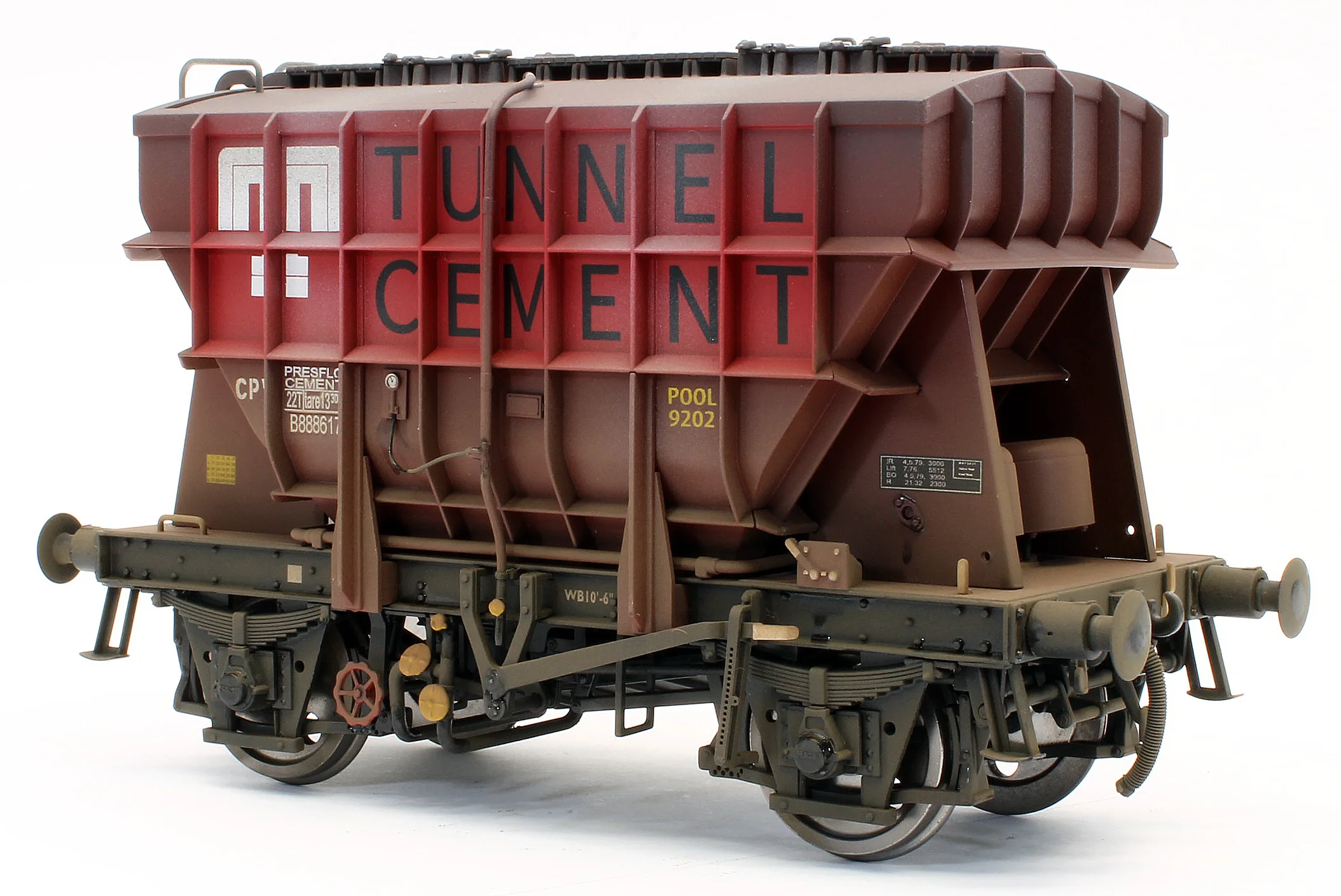 E3002UMW Bespoke Weathered Presflo Wagon 'Tunnel Cement' Bauxite B888617 - Medium Finish, Renumbered - Image 4