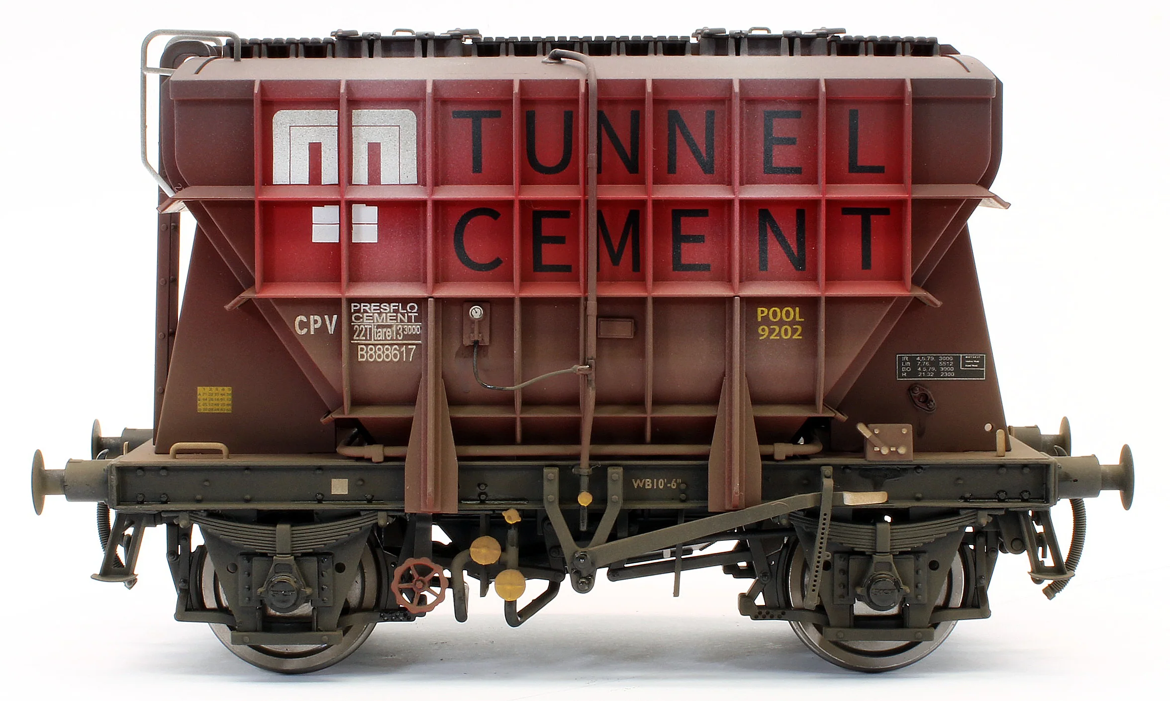 E3002UMW Bespoke Weathered Presflo Wagon 'Tunnel Cement' Bauxite B888617 - Medium Finish, Renumbered - Image 5