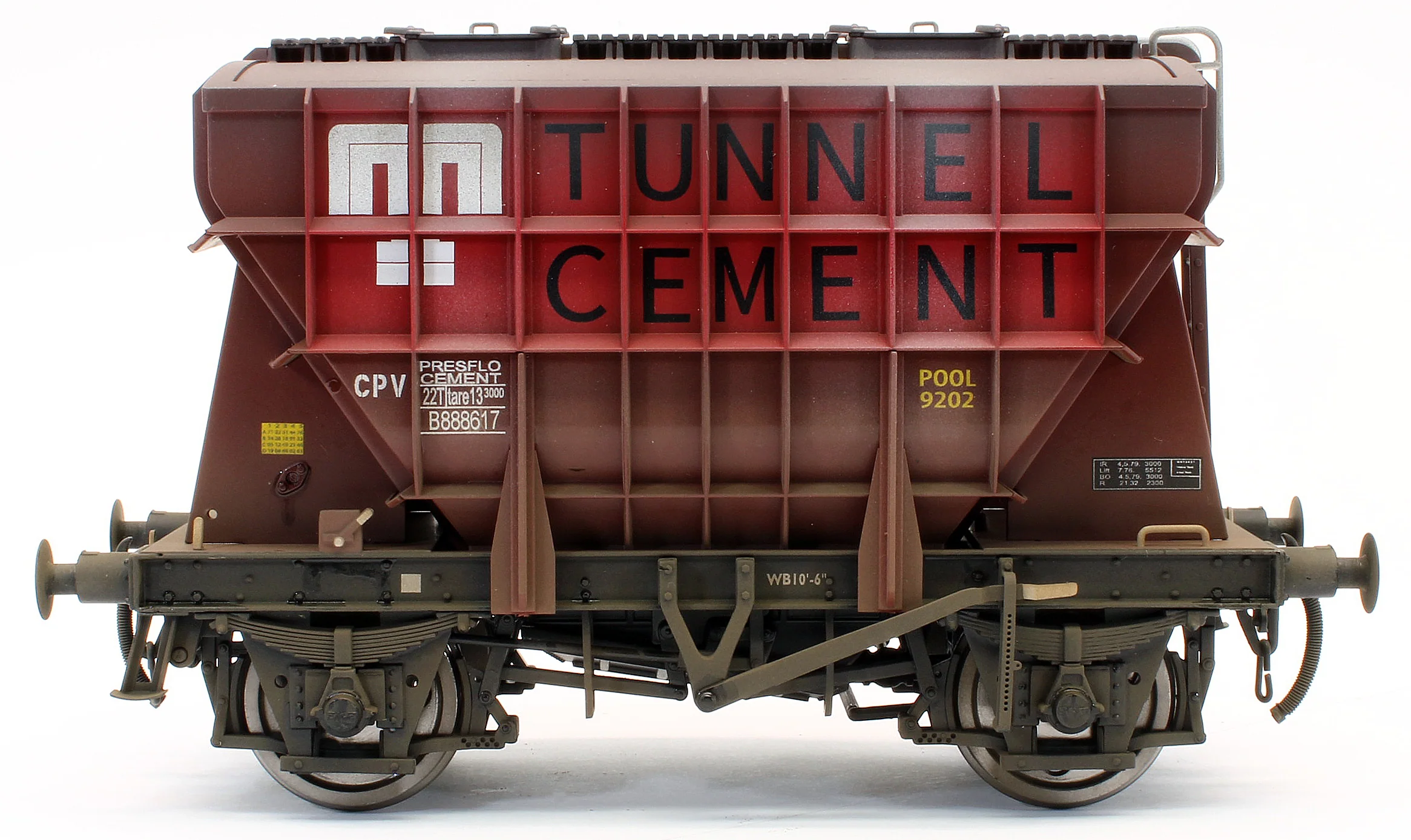 E3002UMW Bespoke Weathered Presflo Wagon 'Tunnel Cement' Bauxite B888617 - Medium Finish, Renumbered - Image 6