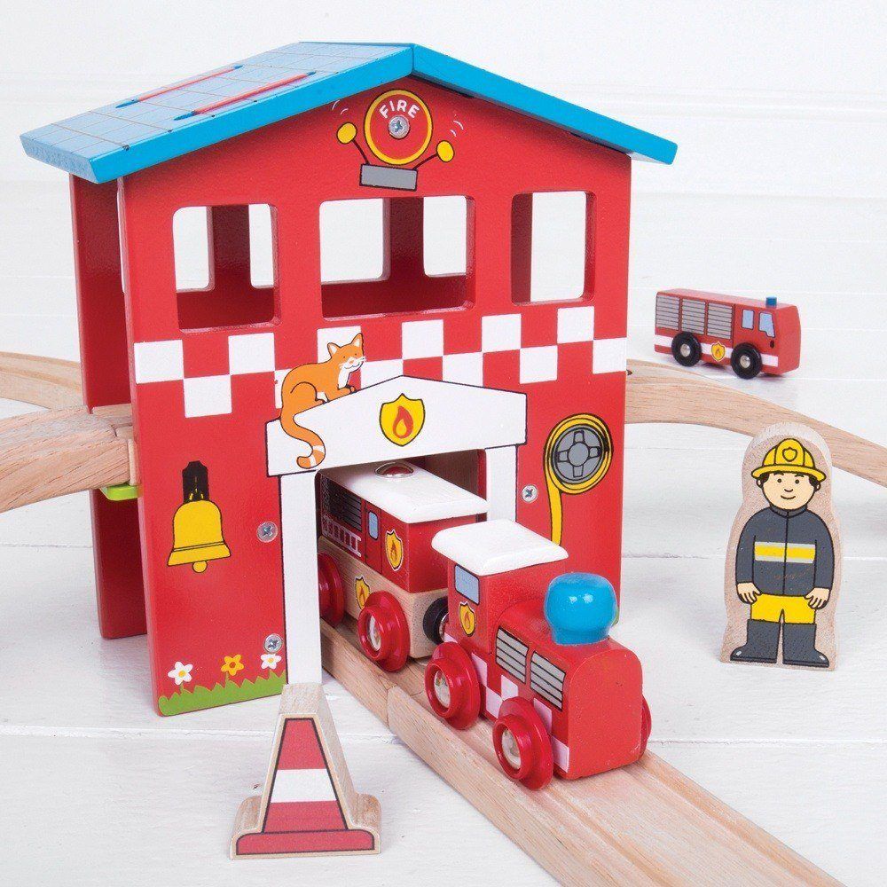BJT037 Fire Station Train Set - Image 4