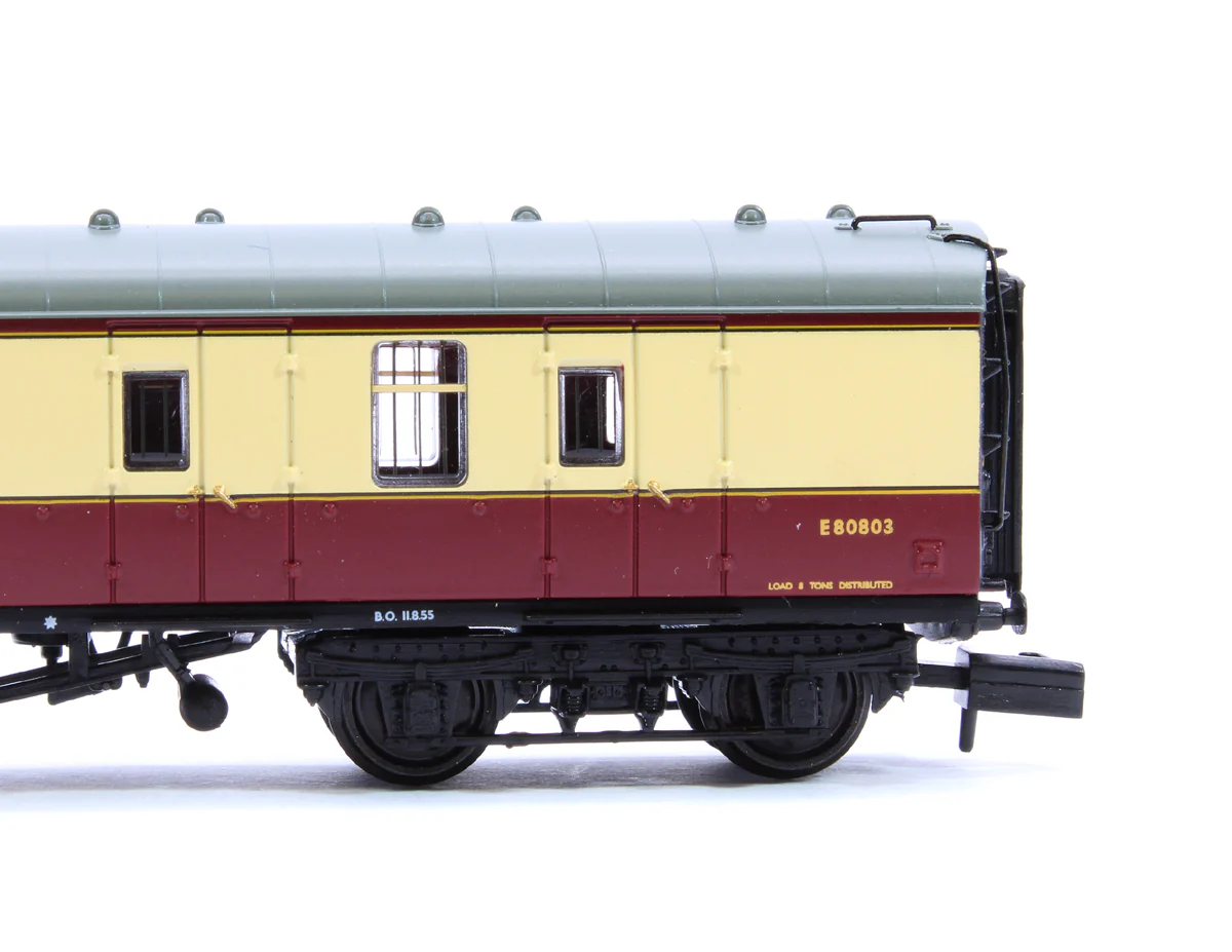 374-035B BR Mk1 BG Brake Gangwayed BR Crimson & Cream No.80803 - Image 4
