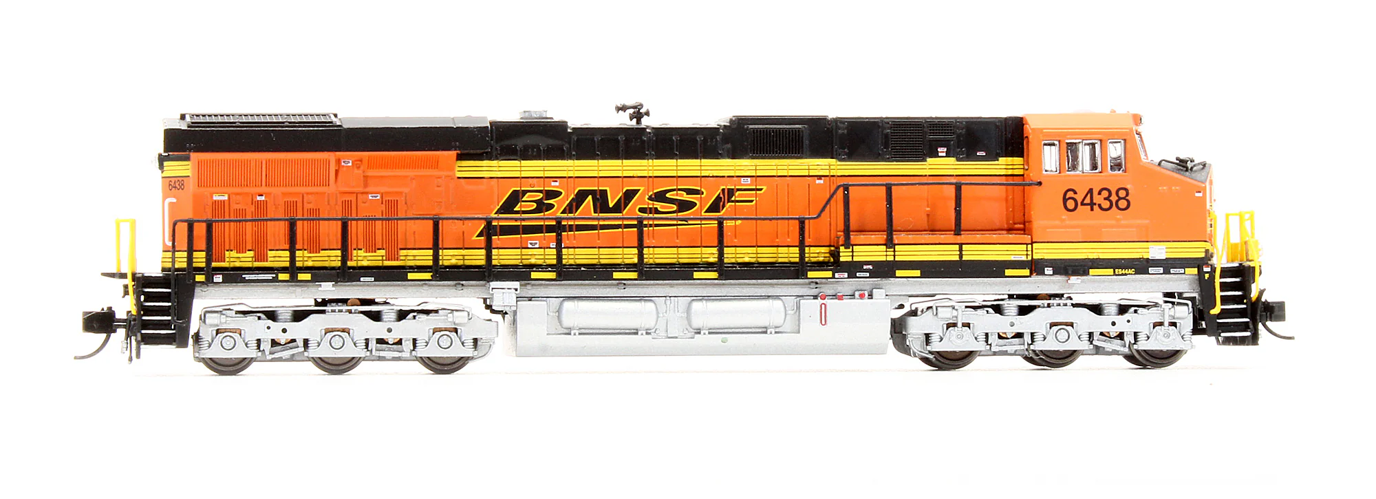 3891 Pre-Owned GE ES44AC Diesel Locomotive BNSF Swoosh Scheme - Road #6438 - DCC Sound - Image 3