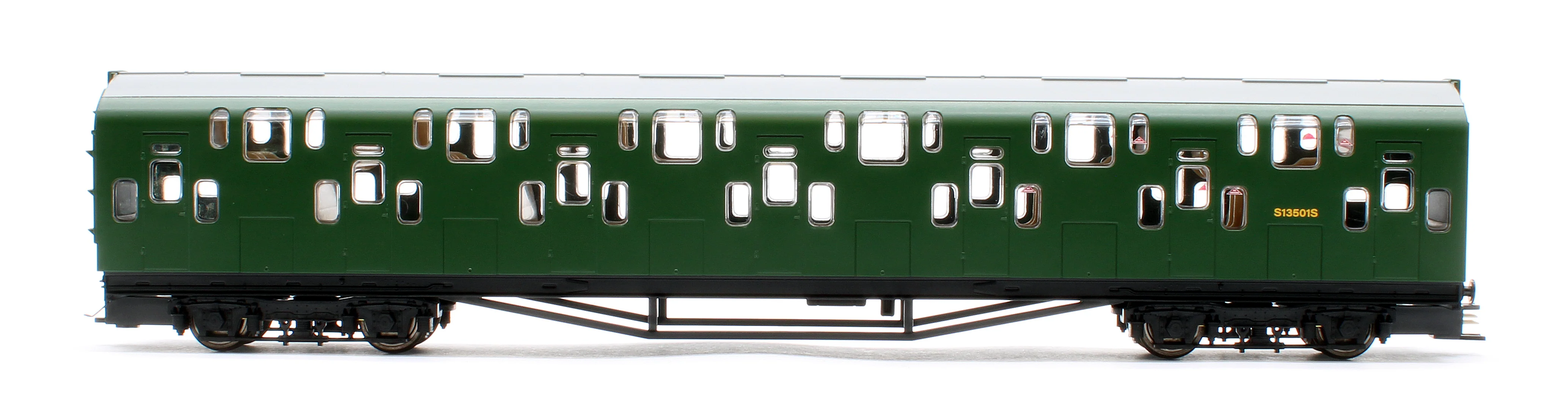KRM-4DD-OO-F-1-G2 Bulleid Class 4DD Double Decker 4 Car EMU 4001/4901 BR Green with Full Yellow Ends - DCC Fitted - Image 7